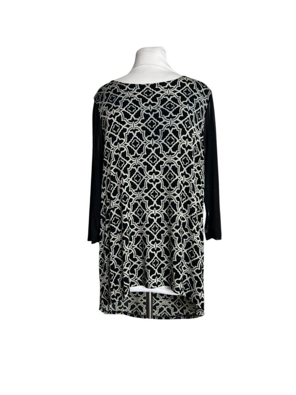 Travelers By Chicos Tunic Top Medium Black White Geometric Mesh Sleeve High Low